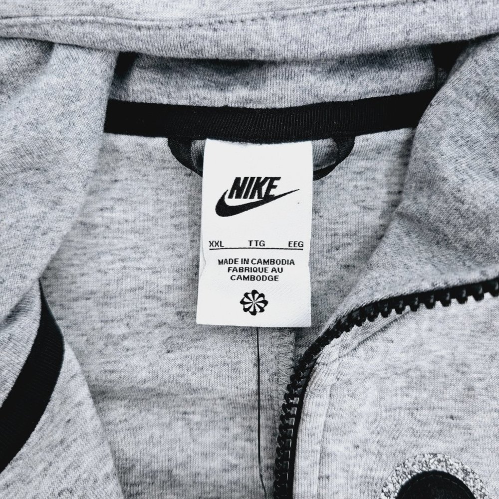 Nike Sportswear Tech Fleece Hoodie - Picture 6 of 10